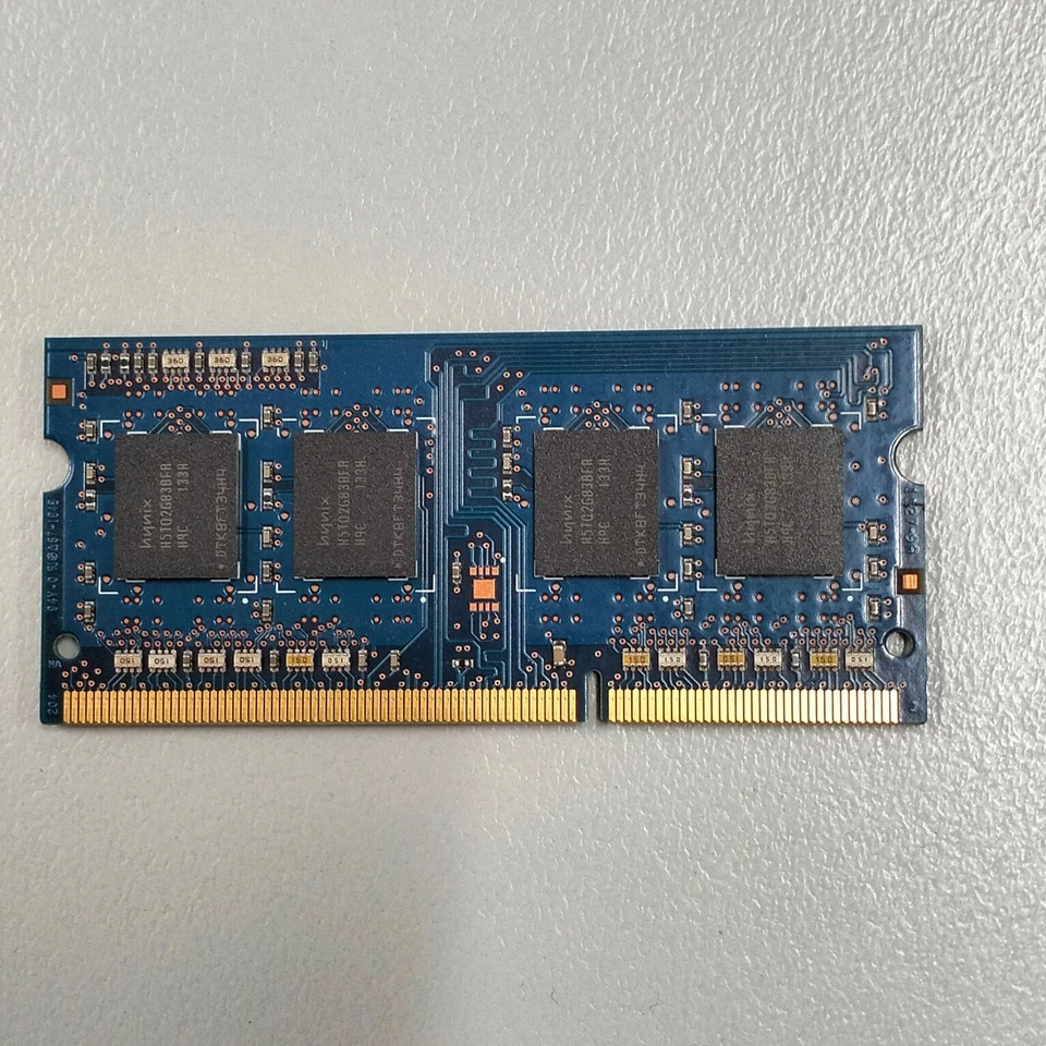 Hynix 2GB DDR3 RAM PC3-10600 1333MHz non-ECC Unbuffered CL9 HMT325S6BFR8C-H9 - Image 3 of 4