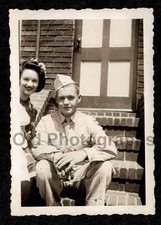 WW2 ERA HANDSOME YOUNG SOLDIER SMILING PRETTY WOMAN OLD/VINTAGE PHOTO- J351