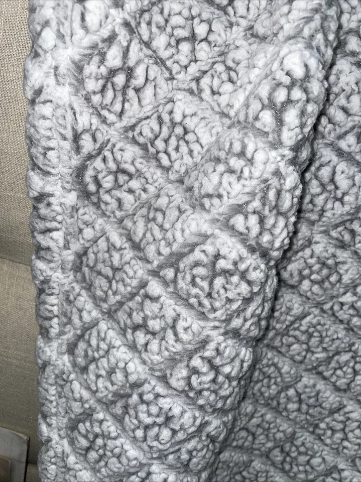 Manta DKNY 50 x 60 Poli Polar Suave Foto 4 de 4