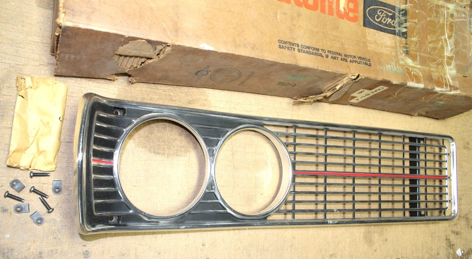 1968 Ford Custom Galaxie 500 Fastback Conv NOS RH HEAD LAMP DOOR RADIATOR GRILLE - Image 4 of 4