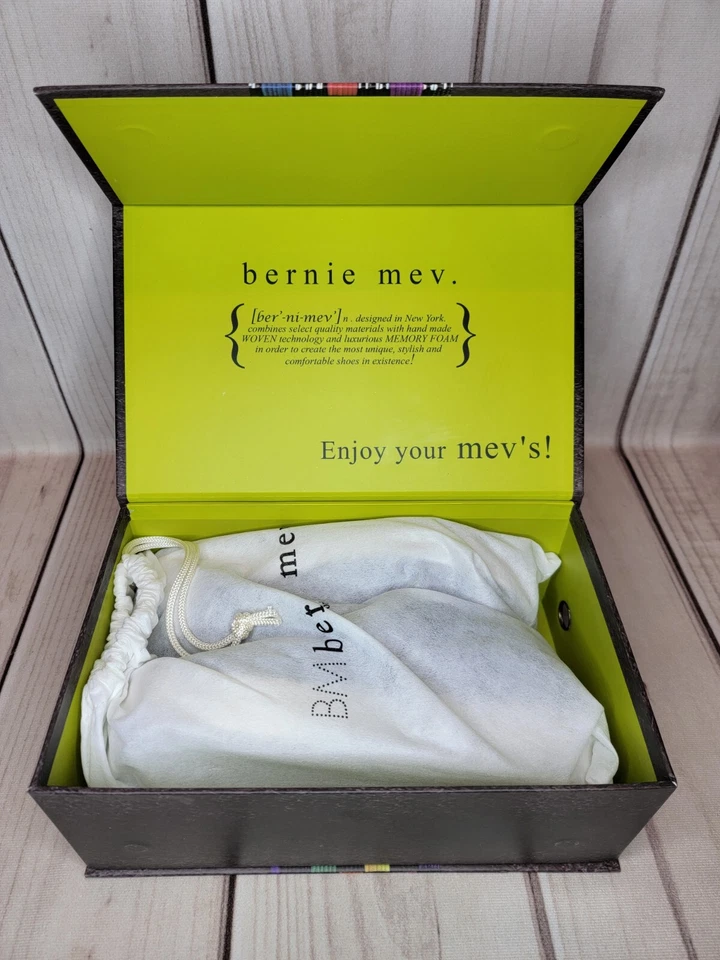 Bernie Mev. Zapatilla deportiva Mid Olympia Comfort pistola metal plata para mujer talla 9 Foto 2 de 4