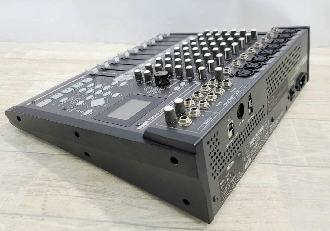 KORG D888 Digital Recording Studio Multi-Track Recorder 8-Track