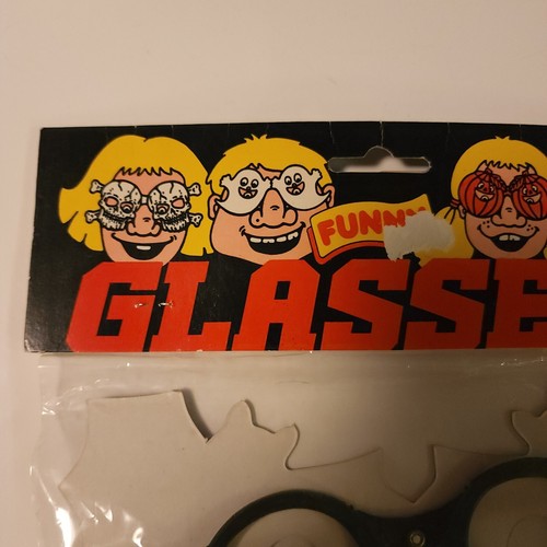 Gafas de fiesta de Halloween de colección murciélagos vampiro divertidas Taiwán de lote antiguo juguete de papel disfraz - Imagen 8 de 10