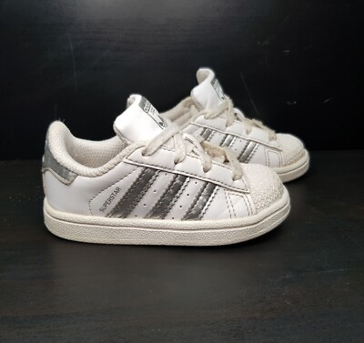ADIDAS SUPERSTAR GRÖSSE 5 UK EUR21 BABY JUNGEN MÄDCHEN WEISS SNEAKER SCHUHE ERSTE STIEFEL