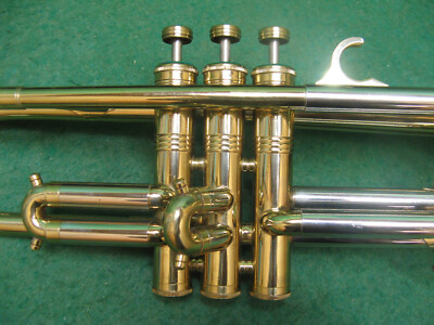 Huttl Line 800 Trumpet - Excellent & Reconditioned - Protec