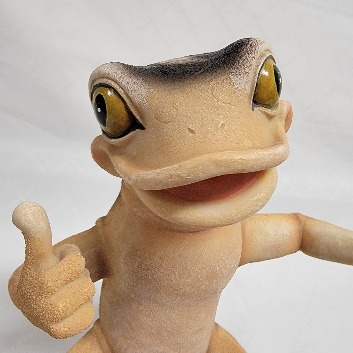 Gecko Lizzard Lizard Wine or Liquor Bottle Holder and Bottle