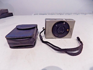 Canon Ixus analoge Kamera silber im Etui UNGETESTET Verkauf als ERSATZTEILE/TEILE