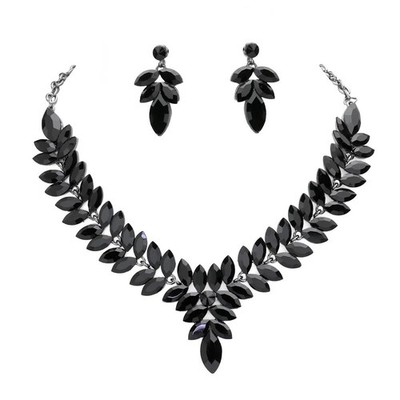 Kirks Folly Cast A Spell Necklace & Pierced Earrings Set silvertone / jet