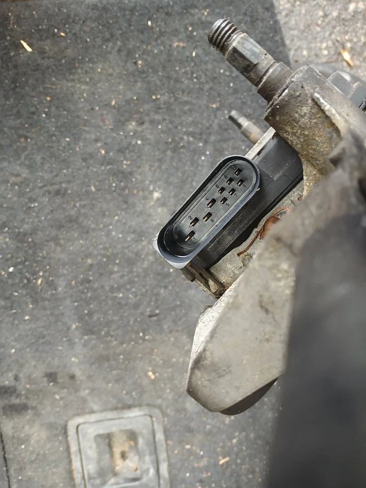 МОТОР ПЕРЕДНЕГО СТЕКЛООЧИСТИТЕЛЯ VOLKSWAGEN VW TOUAREG + СВЯЗЬ 7L0955023L 2003-2010 (2004) ~ - Изображение 3 из 4