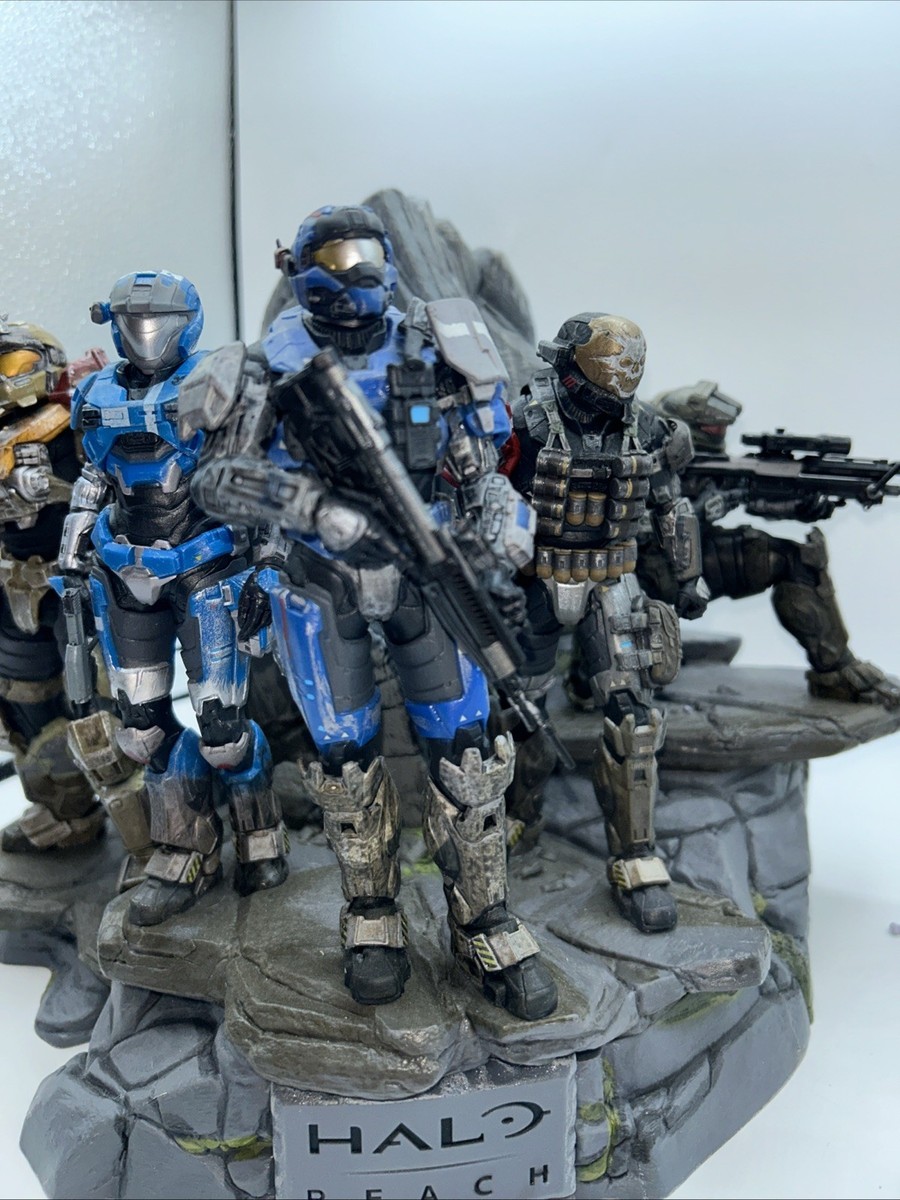Halo Reach Legendary Collector's Edition statue And Original Box