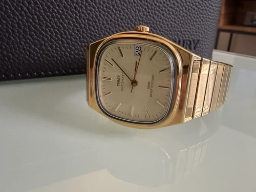 Vintage Timex E Line 1983 (original not Reissue) Excellent Condition Gold
