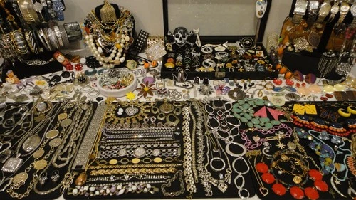 HUGE Antique Estate Costume Jewelry Lot Vintage / Now Gold Plate Signed 410+ Pc