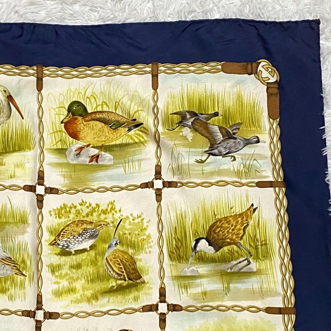 GUCCI Scarf Bird Square Interlocking - image 3