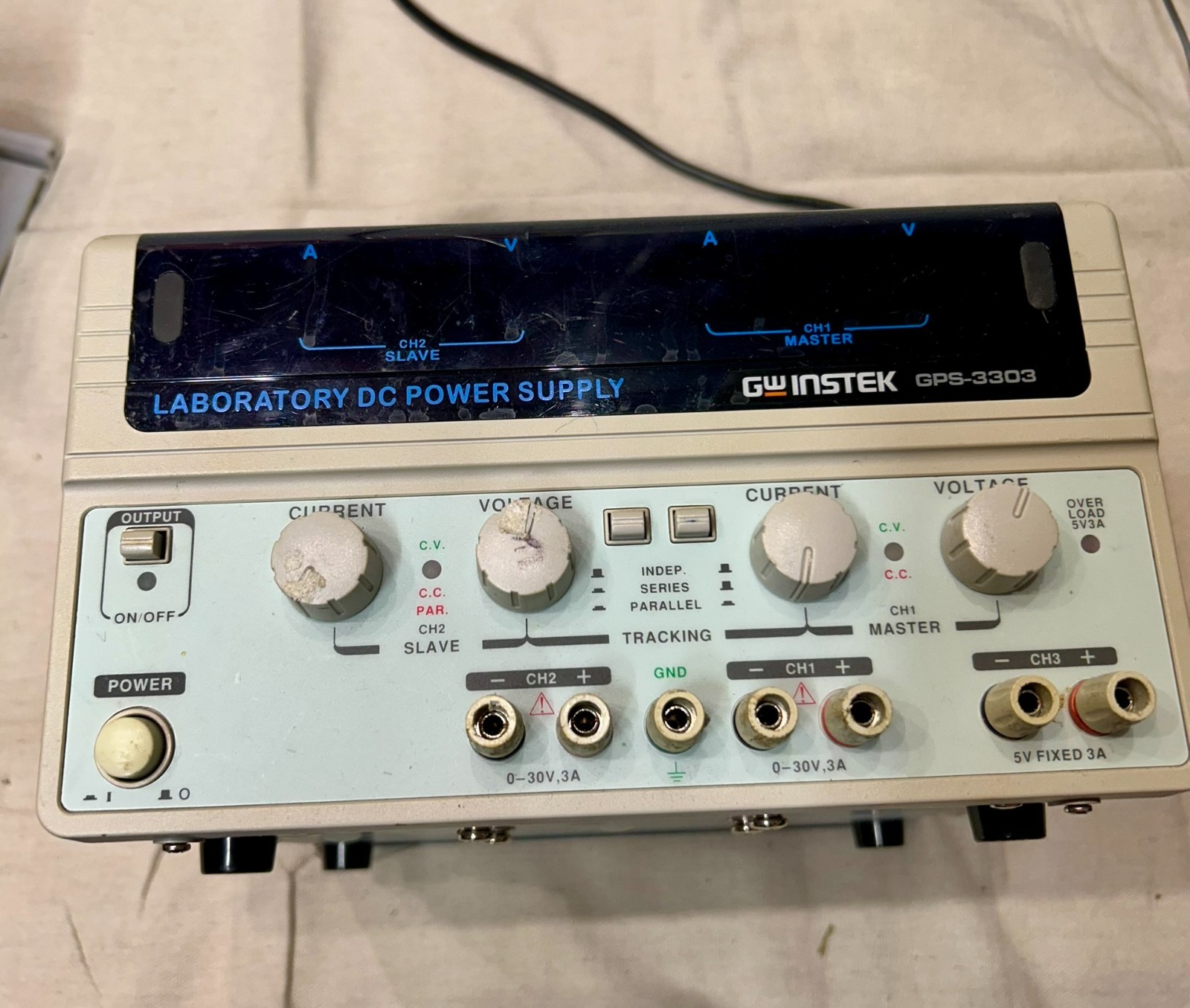 GW Instek GPS-3303 Laboratory Linear DC Power Supply Triple Output 0-30V 3A