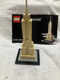 LEGO ARCHITECTURE: Empire State Building (21002) - 99% Complete