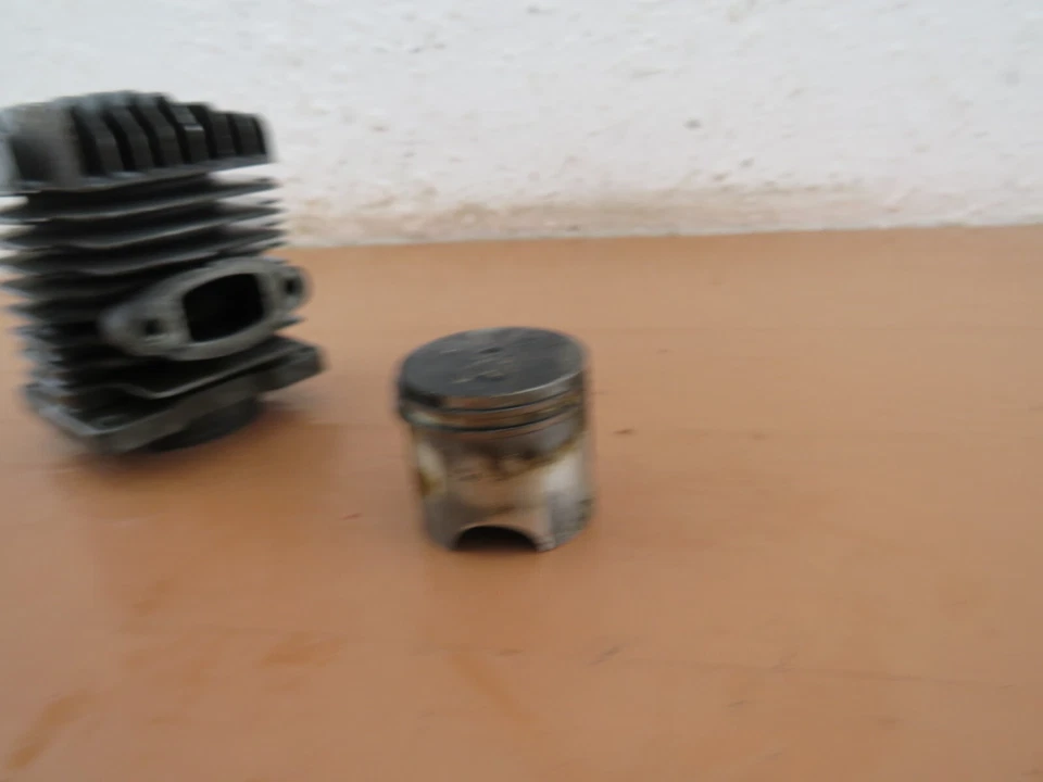 Tanaka ECS-290 Chainsaw OEM Cylinder & Piston - Image 3 of 4