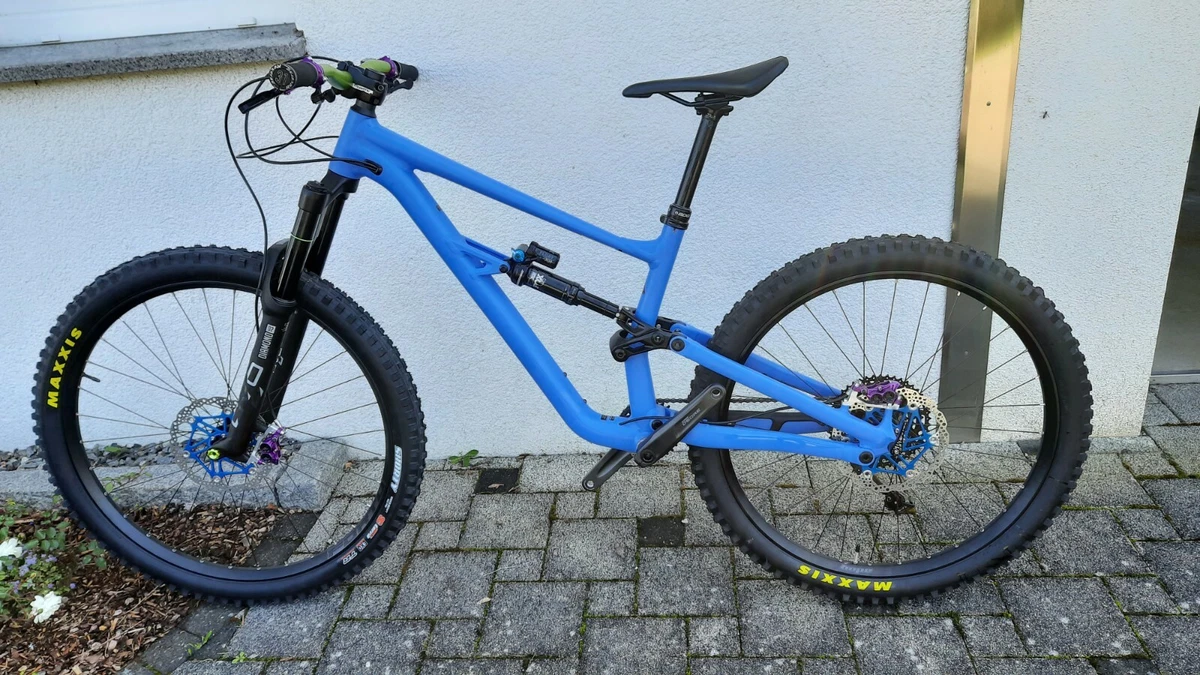 Specialized status online