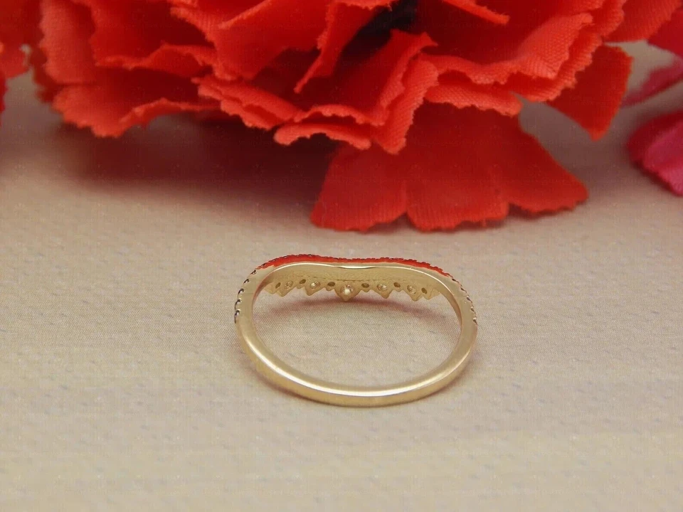 Anillo banda curva de diamantes negros simulados de corte redondo de 1 quilate enchapado en oro amarillo de 14 K Foto 4 de 4