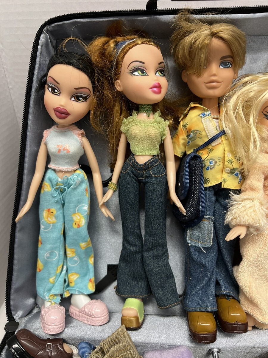 2002 BRATZ Doll Clothing Zip Travel Bag Carrying Case 7 Dolls