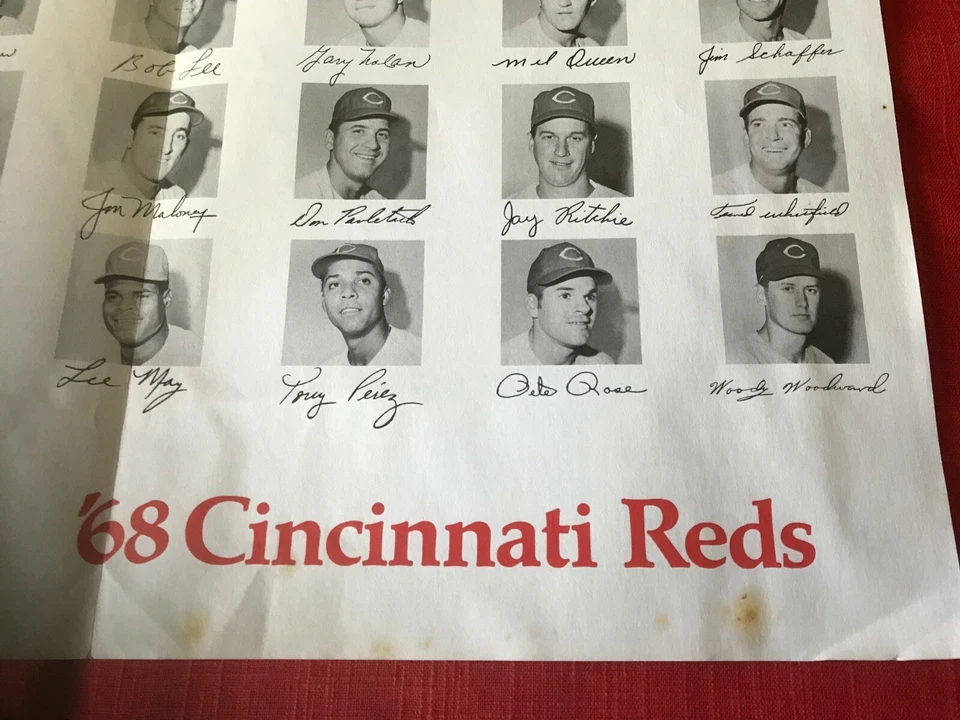 1968 CINCINNATI REDS Photo/Autograph folder ROSE - BENCH - PEREZ - LEE MAY - Image 4 of 4
