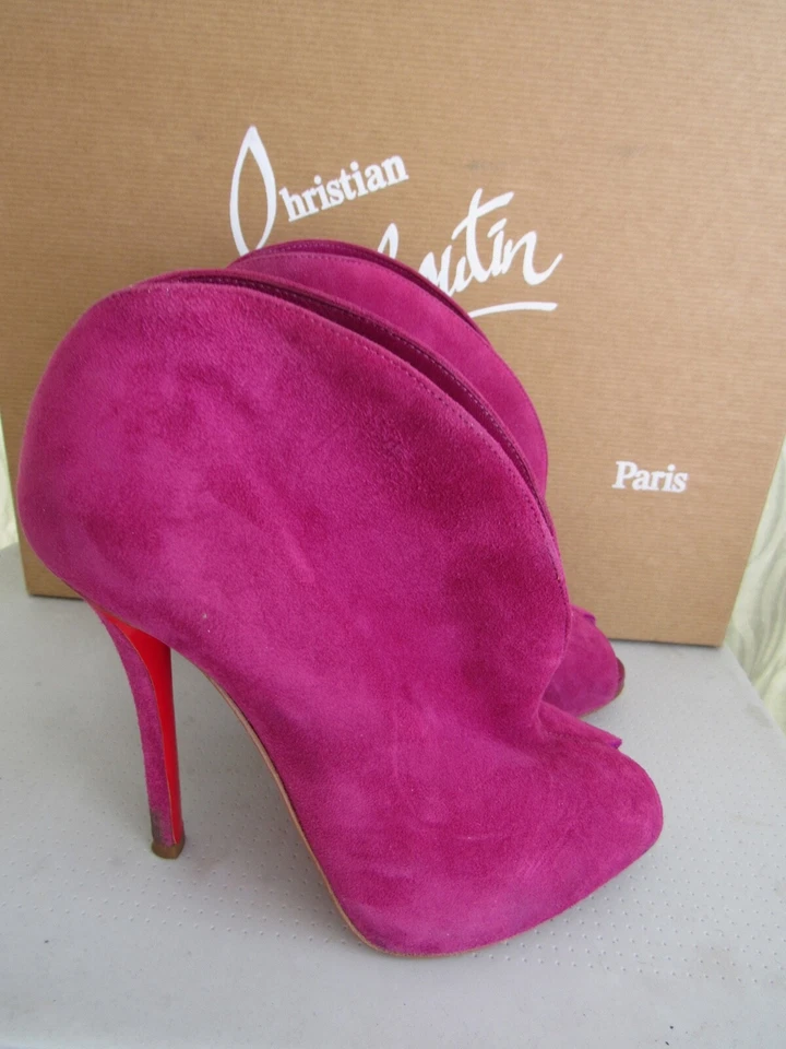 CHRISTIAN LOUBOUTIN Tacones de gamuza punta abierta Foto 3 de 4
