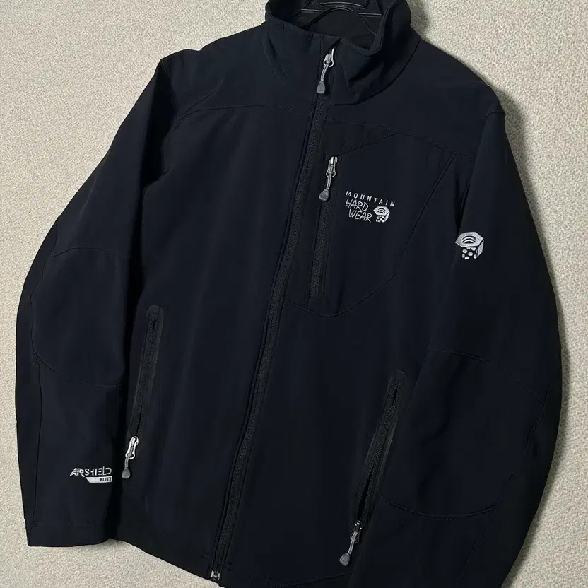 Mountain Hardware Men's Softshell Gorpcore Windbr… - image 5