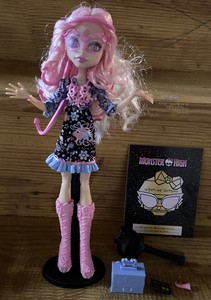 viperine gorgon doll