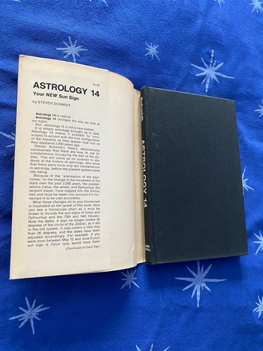 Steven Schmidt ASTROLOGY 14: YOUR NEW SUN SIGN 1st HC/DJ 1970 - Imagen 4 de 8