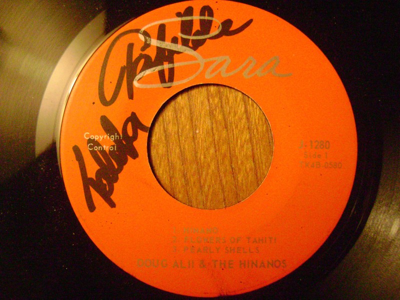 CUCA/SARA 45 RECORD/ DOUG ALII & HINANOS /6 SONG EP/ J-1280 RED LABEL VG+/SIGNED