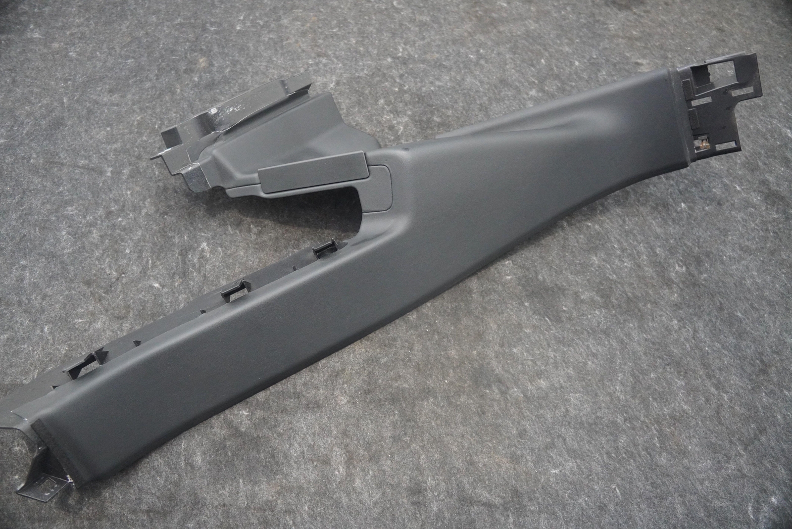 Rear Right Lower C Pillar Cover Trim Panel 4ML867768 Lamborghini Urus 19 *Note*