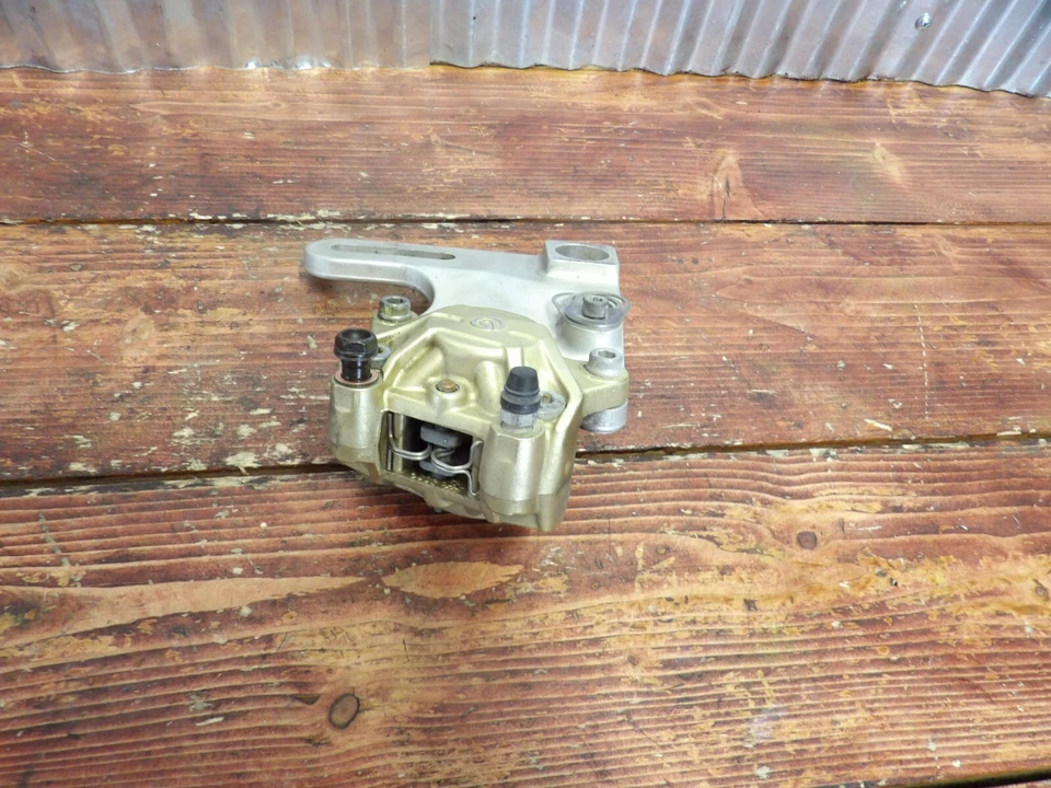 03-07 Pinza freno trasero Ducati ST3 Brembo con soporte 611.4.009.1A Foto 2 de 3