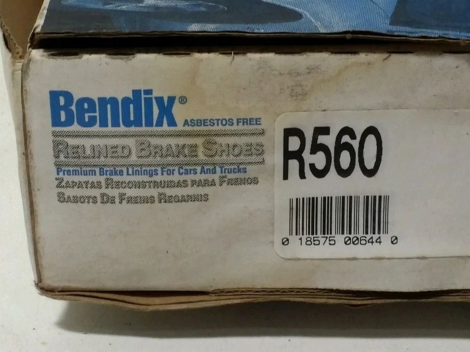 Zapatas de freno de tambor Bendix R560 con revestimiento tracción delantera traseras, se adaptan a los vehículos enumerados en la tabla Foto 4 de 4