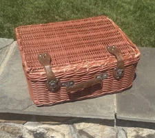 15" Reddish Brown Wicker Picnic Basket Vintage from 1960’s Leather Handle/Straps