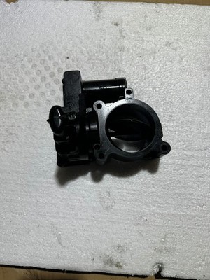 Drosselklappengehäuse für VW Jetta Passat Touran Audi Seat Skoda 03C128063A-B