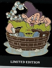 Disney Auctions Snow White Dopey Dwarf In Bubble Bath LE/500 Pin