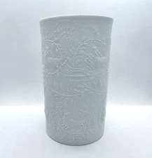 Bjorn Wiinblad White Relief Op Art Porcelain Vase, Rosenthal Studio-Linie, 1960s