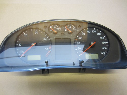 Tacho Kombiinstrument VW Volkswagen Passat 3B 3B1919880C Anzeige 1,9 TDI TOp