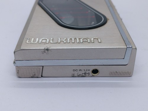 Sony WM 10 II Walkman Cassette player For Parts or repair - Picture 6 of 7