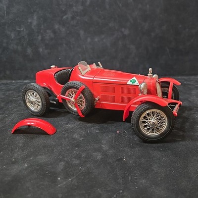 Bburago Alfa Romeo 2300 Monza 1934 Red Model Car 1/18 Scale