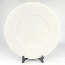 KPM Berlin Feldblume Botanical Leaves Insects White Dinner Plate No Chips