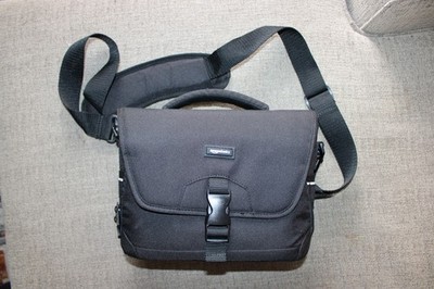 AmazonBasics Camera Bag With Shoulder Strap And Handle, Customizable Pockets