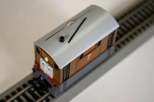 Bachmann 28-58747 HO Thomas & Friends Toby Tram Engine Brown Loco NUOVO - Immagine 2 di 4