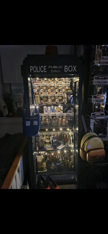 Tardis With Interior Shelving Doctor Who - Image 2 of 4