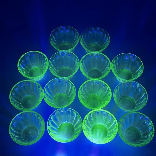 Vintage 1930s Set Of 14 Hazel Atlas Green Depression Glass Uranium Custard Cups