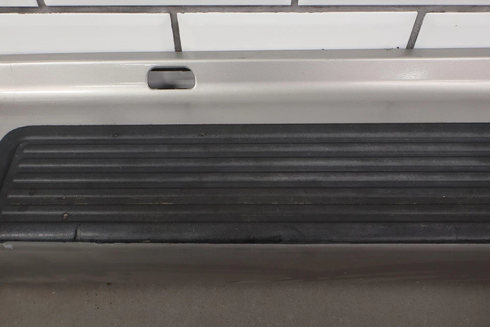 96-98 Lexus LX450 Parachoques Trasero Cubierta Sección Central (Beige Cachemira 4M9) Foto 3 de 4