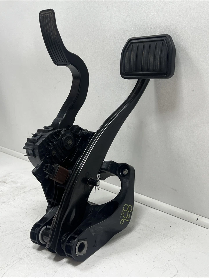 Sensor de pedal de freno acelerador de pedal de acelerador Tesla Model 3 2017-2023 OEM 104469100D Foto 3 de 4