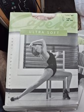 Capezio Adult Tan LSN Ultra Soft Footed Tight Pantyhose NEW 1815 S/M