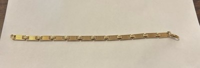 Multiple 1/2  Links 7  Gold Tone 1/4  Wide Bracelet 