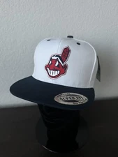 RETRO THROWBACK CLASSIC CHIEF WAHOO LOGO INDIANS WHITE & NAVY BLUE SNAPBACK HAT