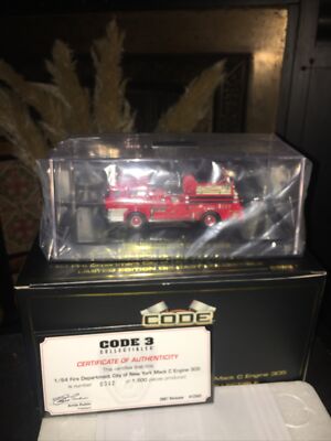 NEW CODE 3 SAMMLERSTÜCK FEUERWEHRAUTO FDNY MOTOR 305 NEU 1.64 selten Mack C 12503